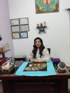 Monthly Tarot Reading for June 2022 as per Zodiac signs